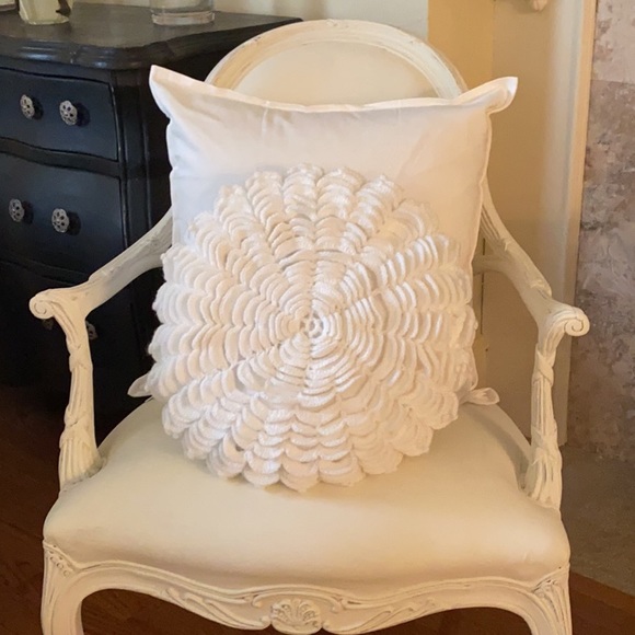 Adorable boho crochet throw pillow - Picture 3 of 3